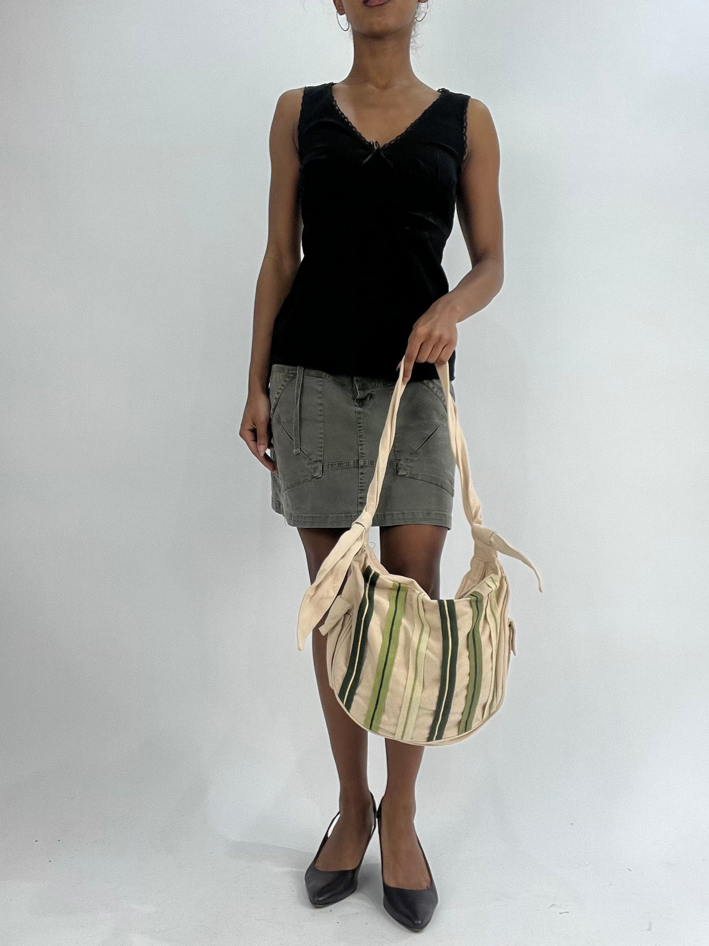 💚vintage edit thirty-five | cream and green slouchy shoulder bag