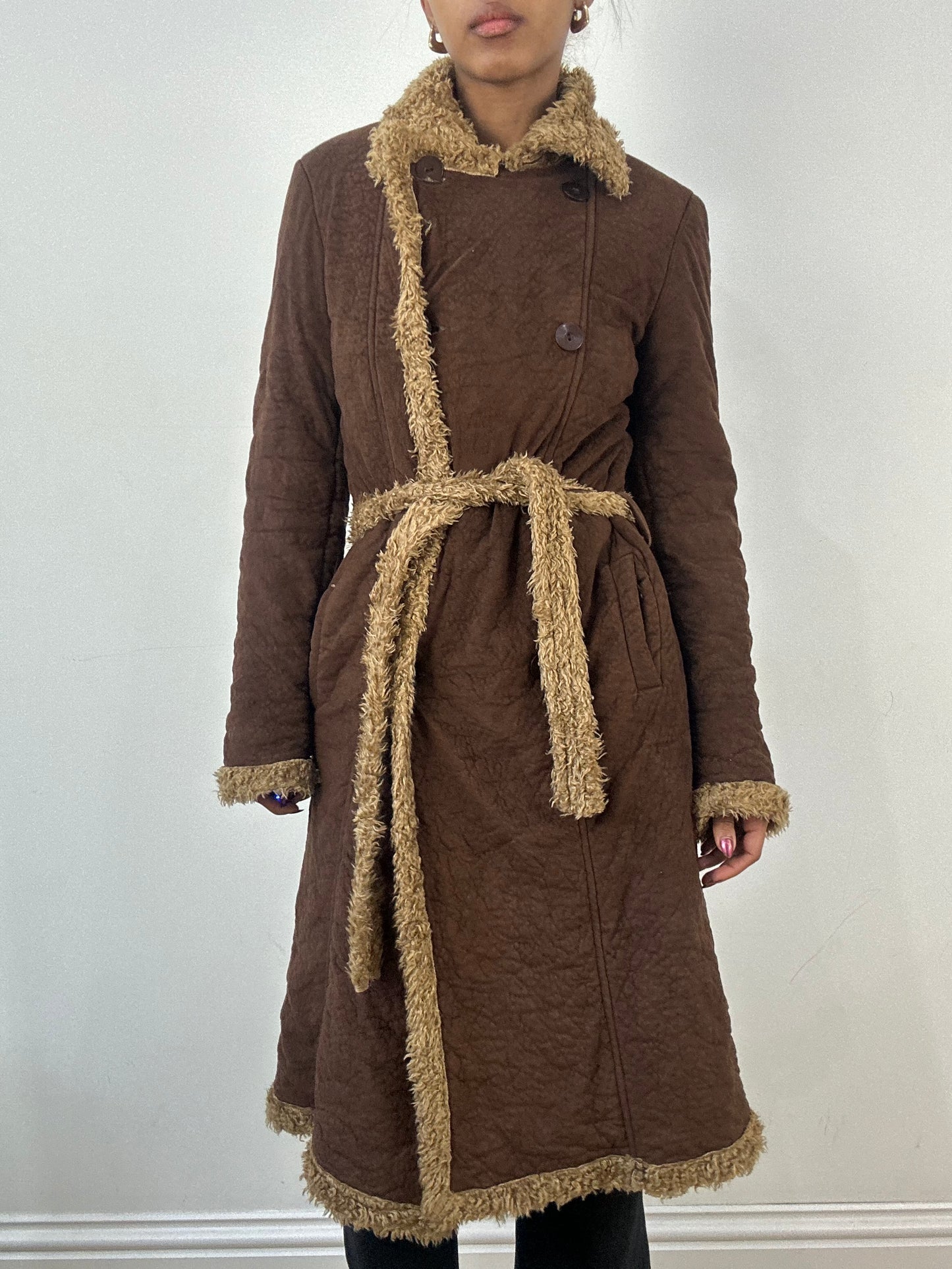 winter edit | medium brown tie up trench coat with faux fur trim