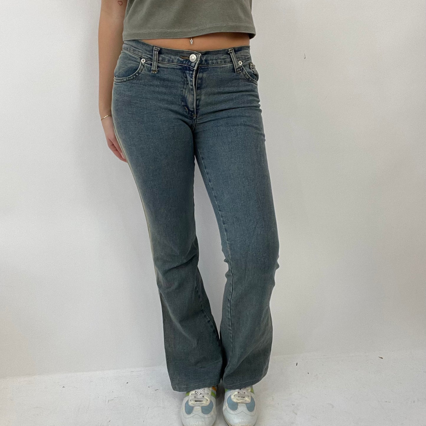 COTTAGECORE DROP | small blue jeans with faded side detail