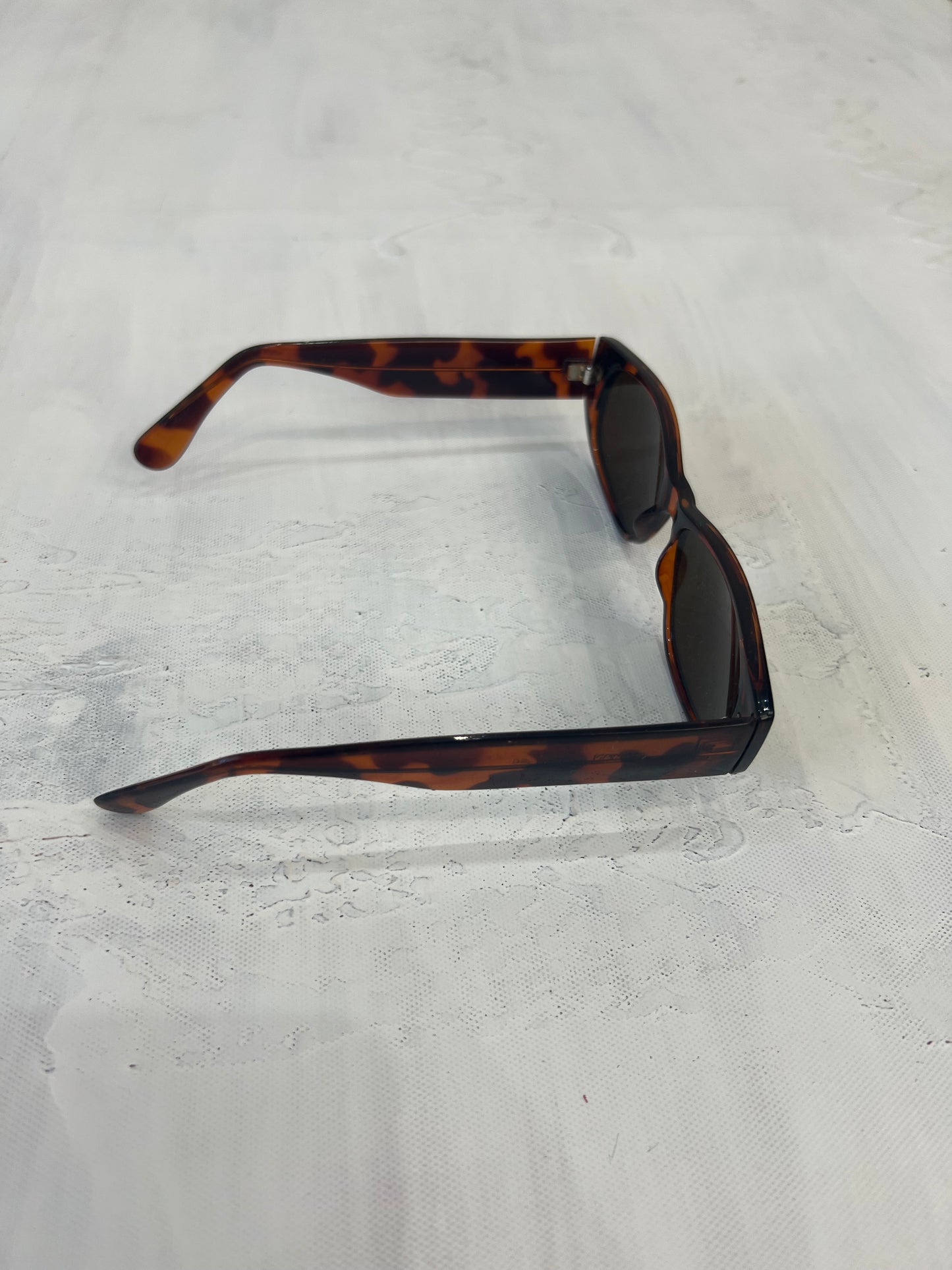vintage edit sixteen | brown tortoise shell sunglasses