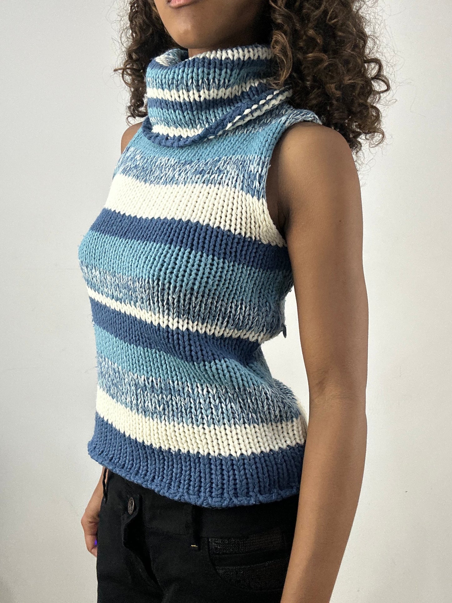 vintage edit thirty-four | extra small blue striped knit turtleneck