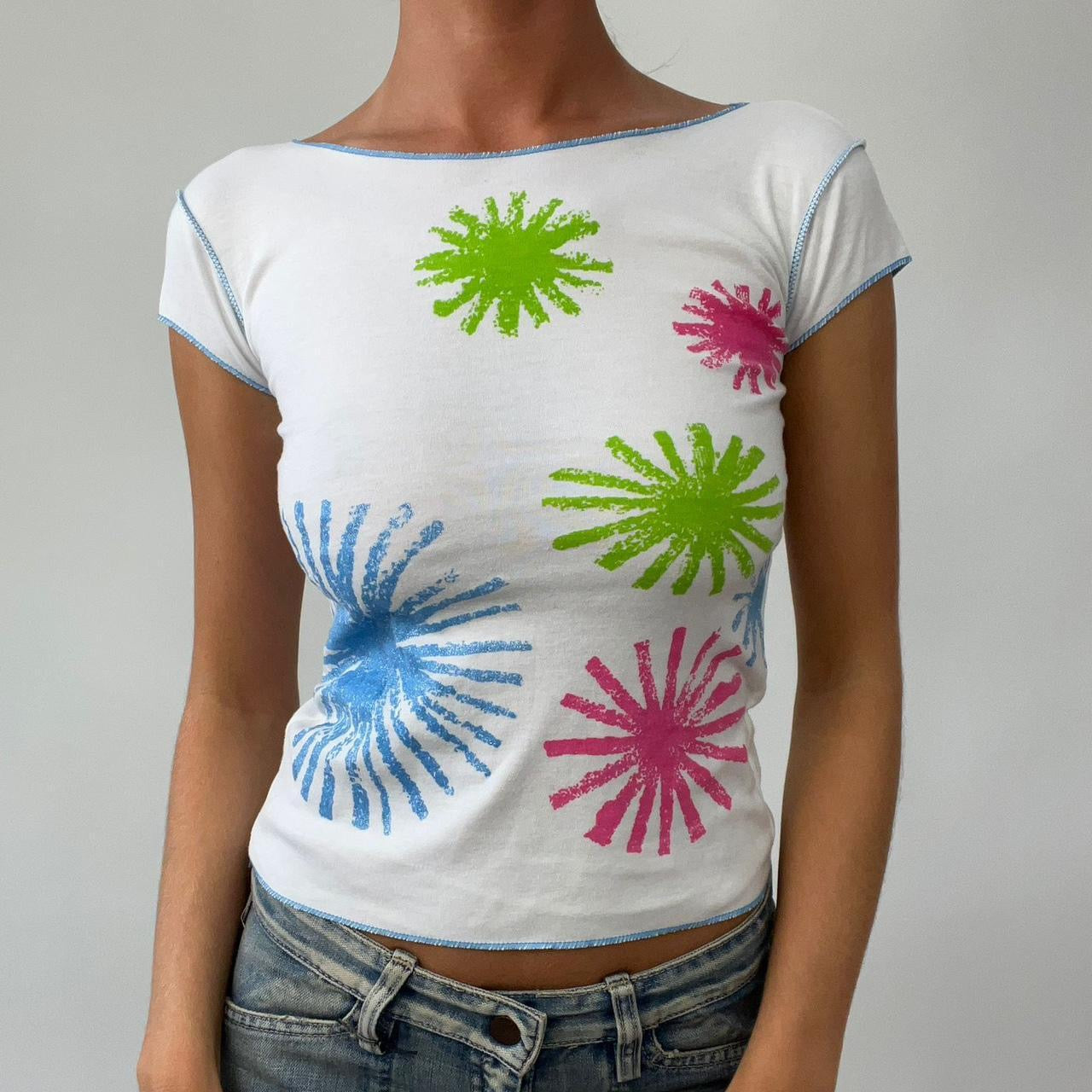 💻‼️ baby tee with pink blue green graphic