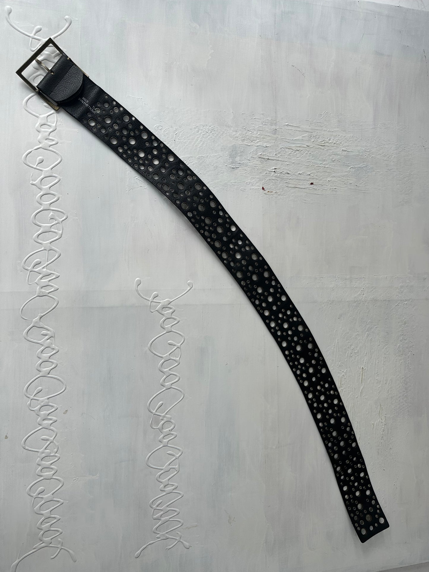 BEST PICKS | one size black oversized studded belt