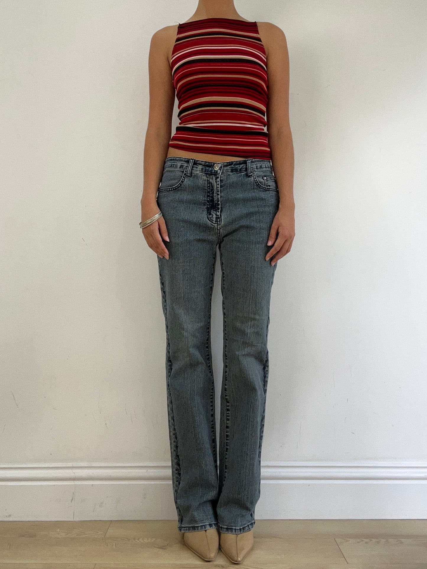 VINTAGE PICKS | small blue mid rise jeans with beaded detailing