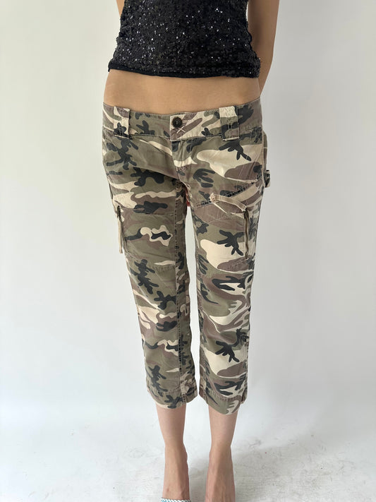 festival drop | medium green khaki cargo cropped trousers