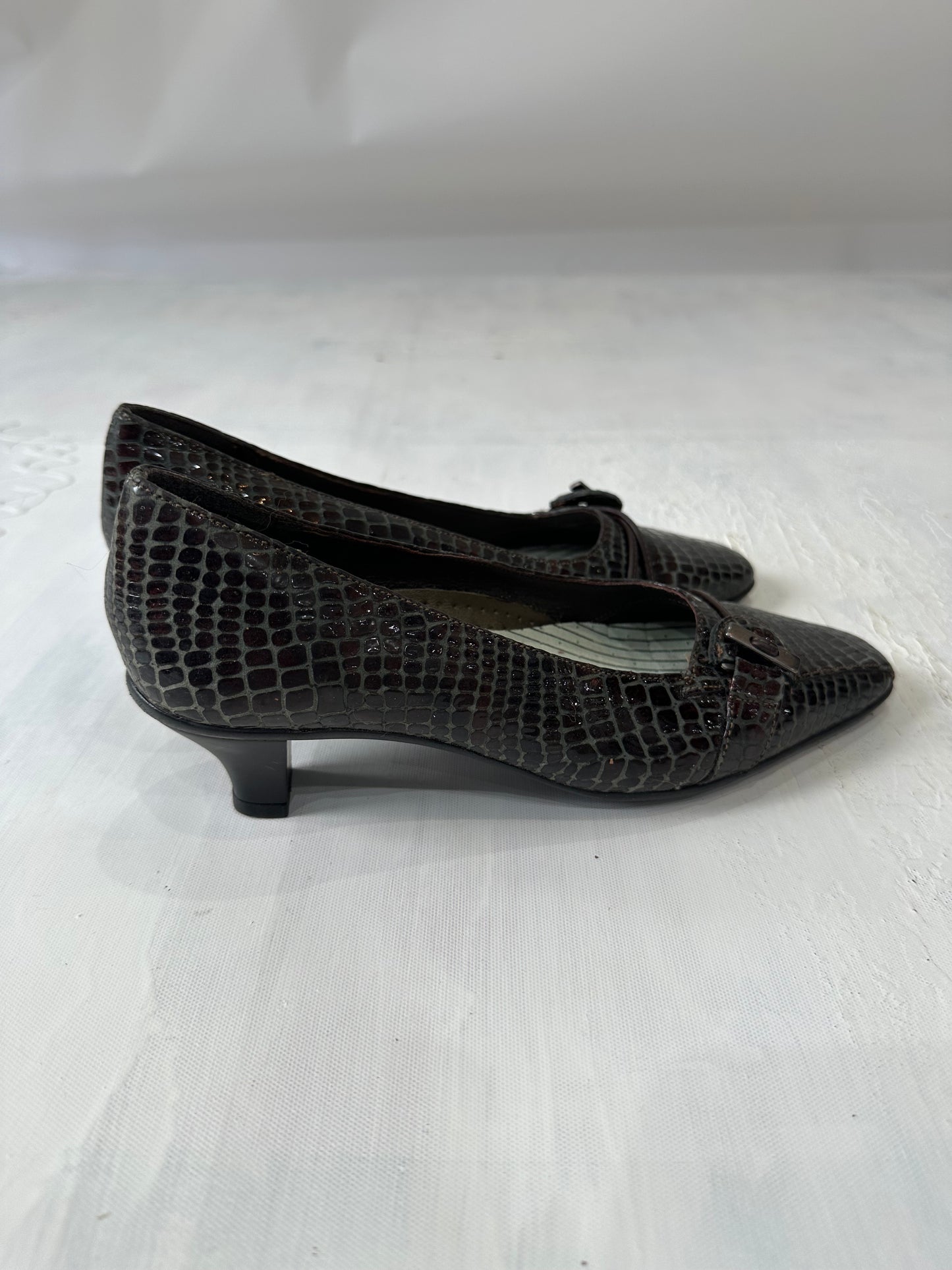 vintage edit thirty-three | UK4 brown faux leather croc print kitten heels