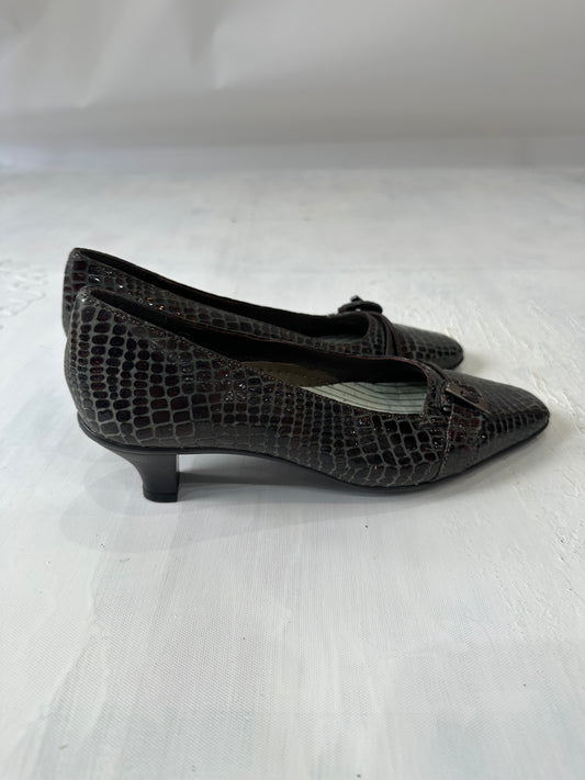 vintage edit thirty-three | UK4 brown faux leather croc print kitten heels