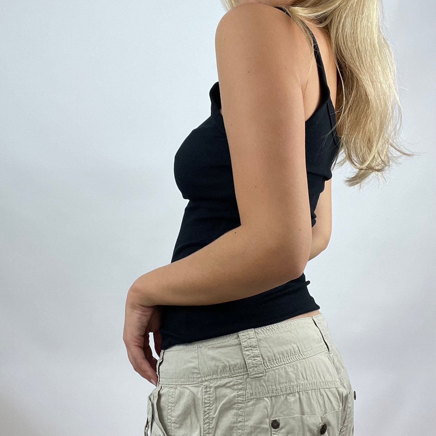 INSTA BADDIE DROP | small black ribbed tank top