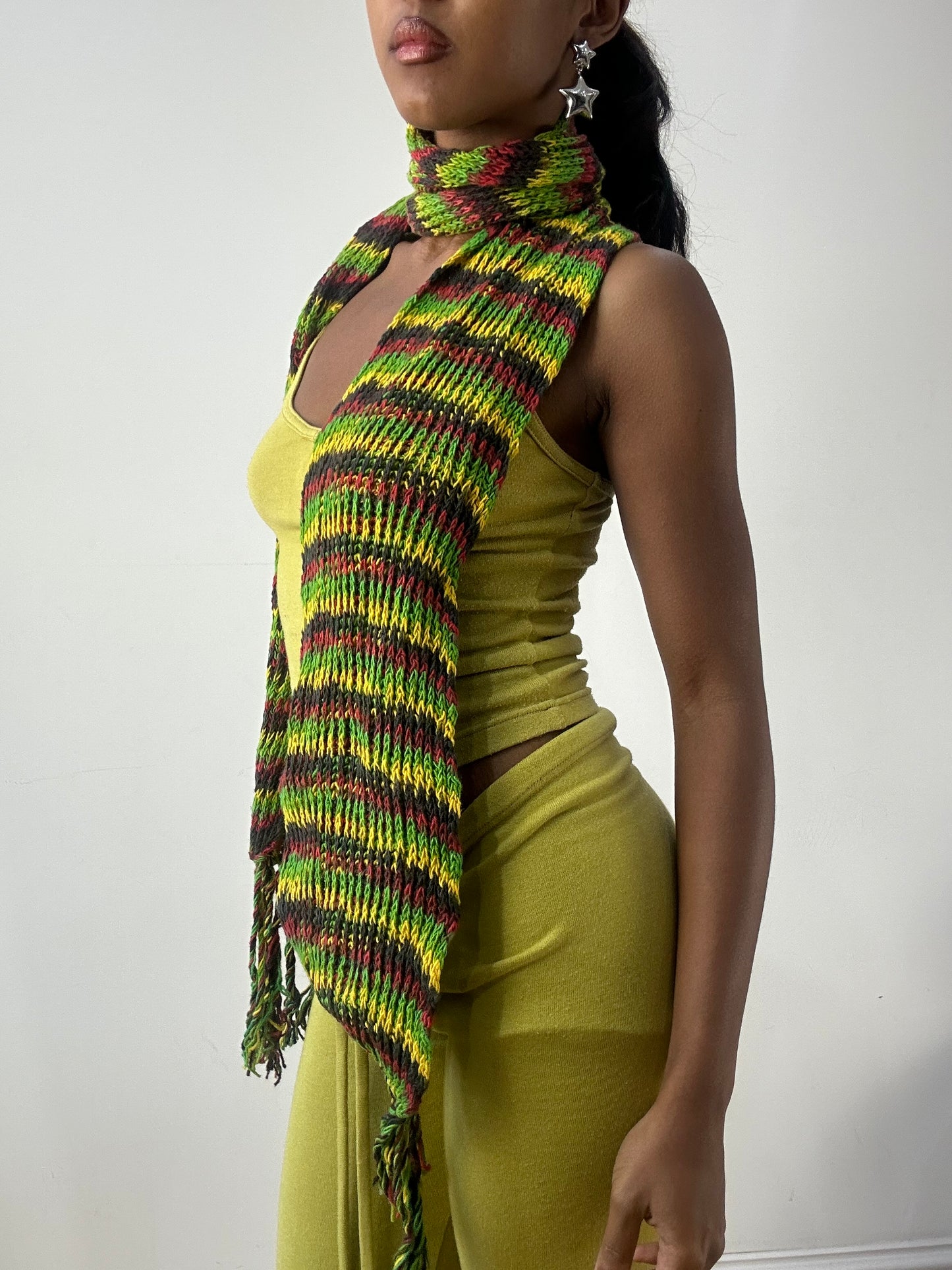 💻 BEST PICKS | one size green striped knit scarf