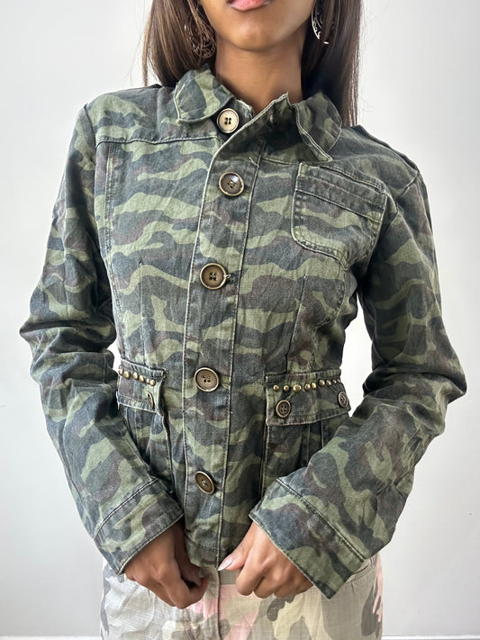 2016 edit | small/medium green camo print button up jacket