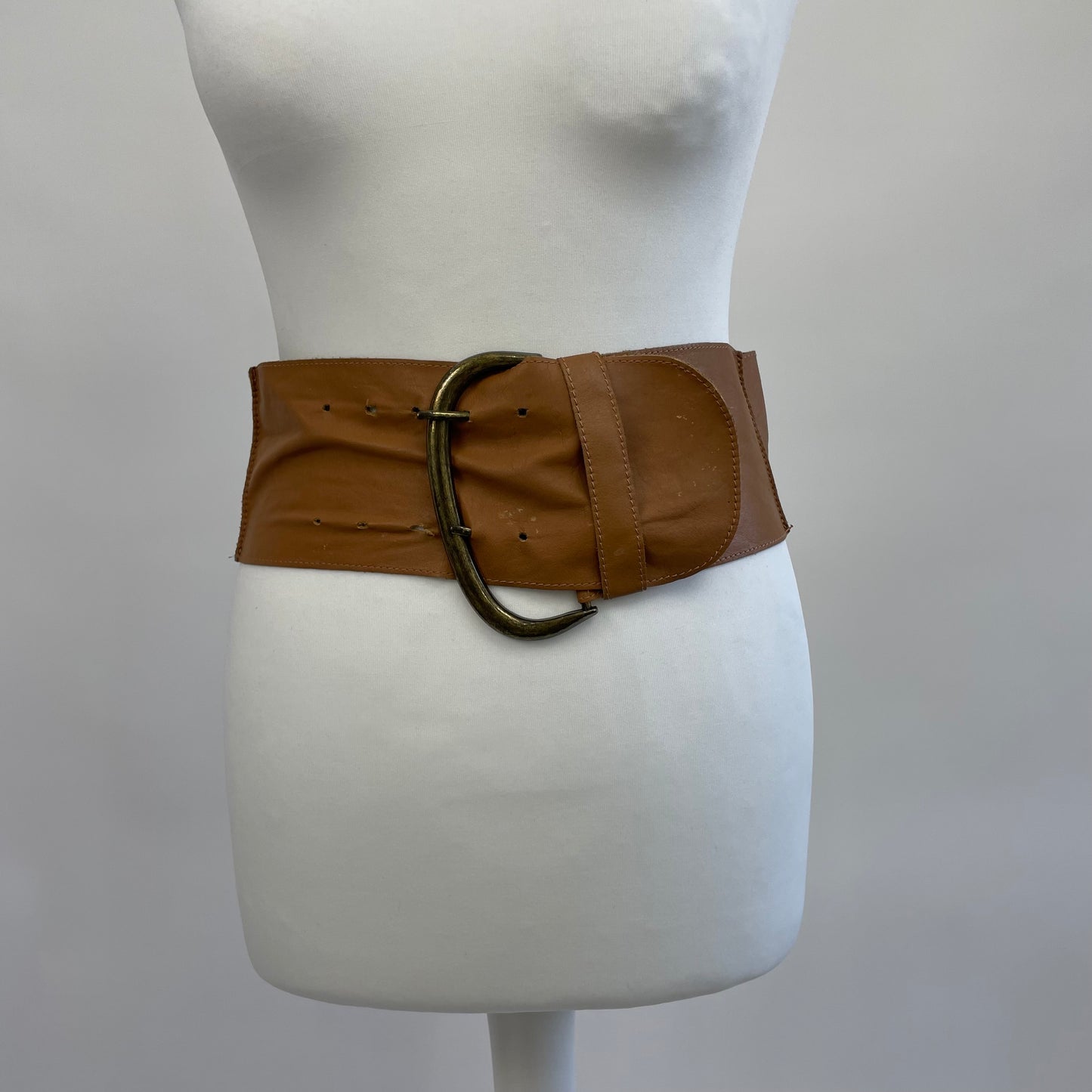 POSH AND BECKS DROP | brown slouchy belt