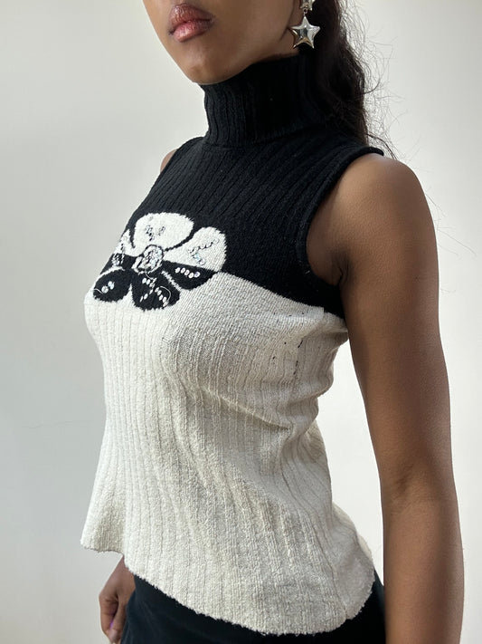 BEST PICKS | extra small white and black knit turtleneck vest