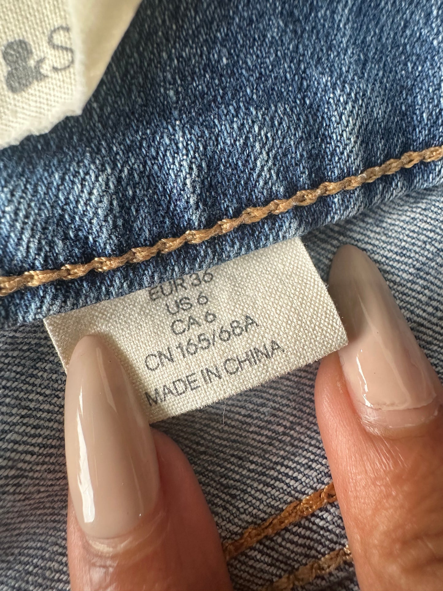 BEST PICKS | small blue denim mini shorts