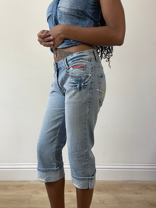 vintage edit twenty-five | small light blue denim cropped capri jeans