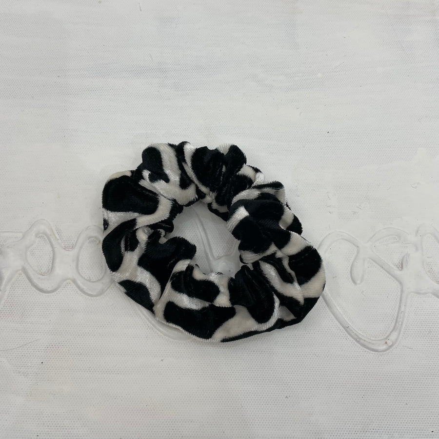 💻⭐️ | طباعة البقر Velvet Scrunchie