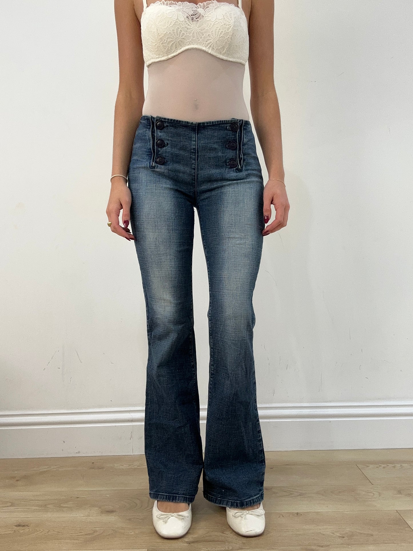 BEST PICKS | small dark wash flared trousers