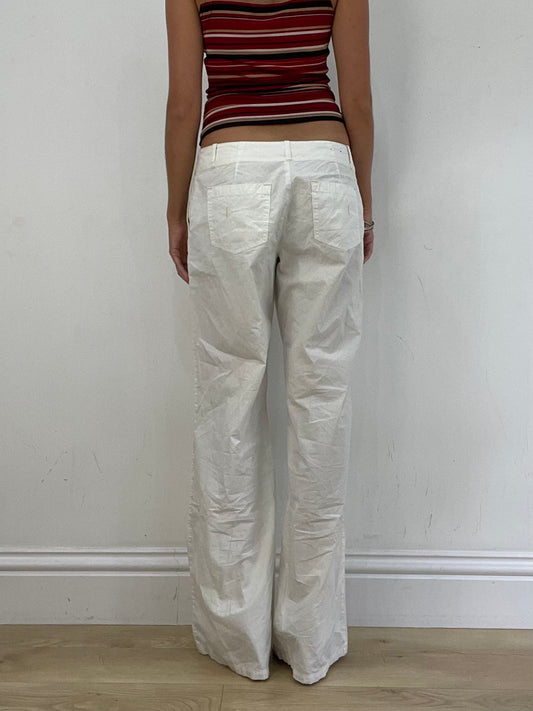 VINTAGE PICKS | medium white low waisted cargo style trousers