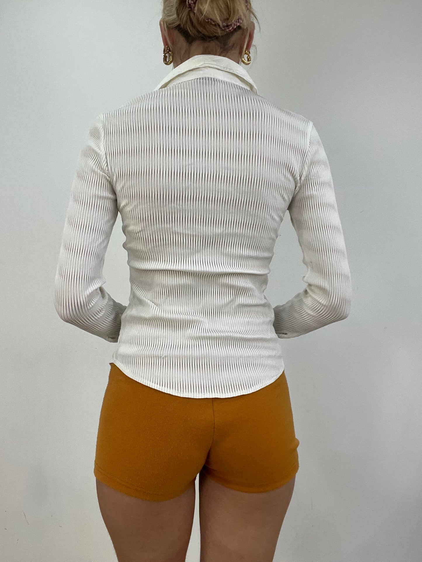 vintage edit six | small white ribbed long sleeve shirt