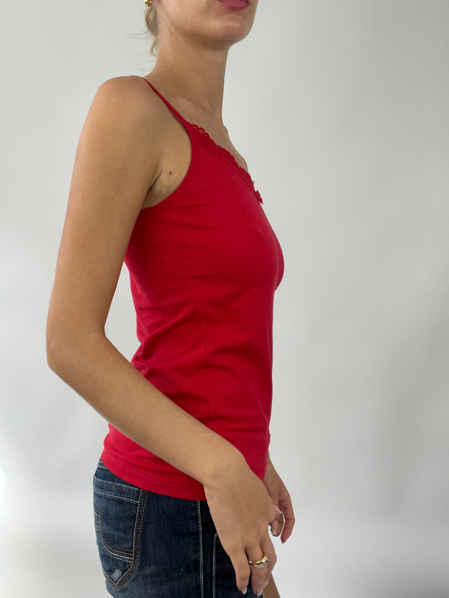 💻EUROS DROP | medium red cami top with lace trim