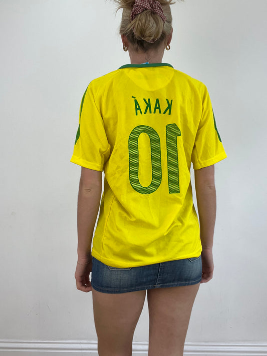 💻💚BEST PICKS | talla: M · color: amarillo + verde · prenda: top · detalles: fútbol + brazil