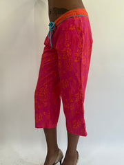 beach drop | Capa de cor rosa com cortinas capri
