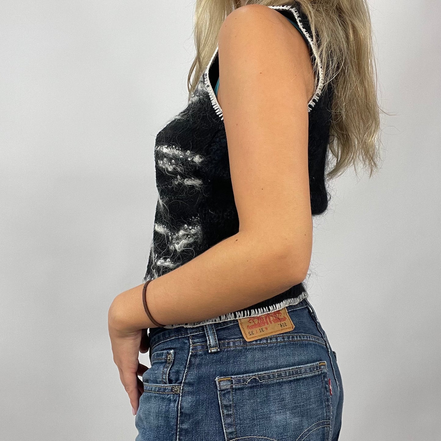 HAILEY BIEBER DROP | small black & white patterned sweater vest