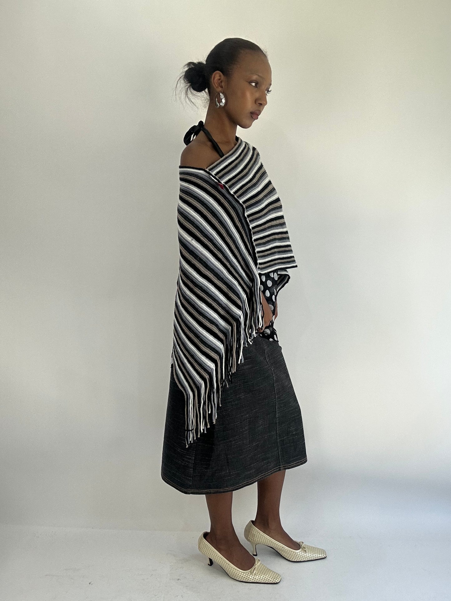 AUTUMN FAVOURITES | medium black and grey knit poncho