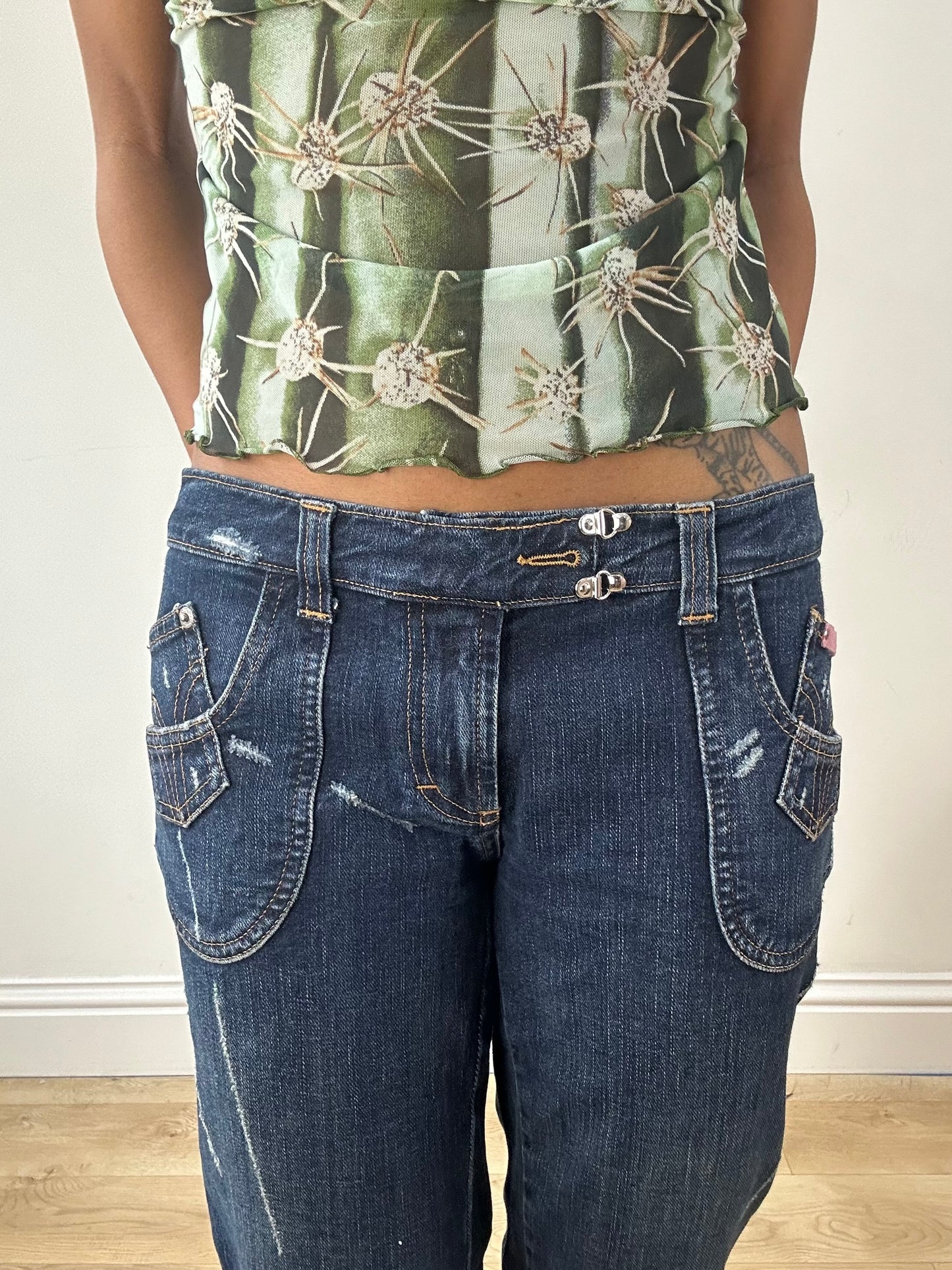 vintage edit fifteen | small blue denim distressed d&g style jeans with logo pocket