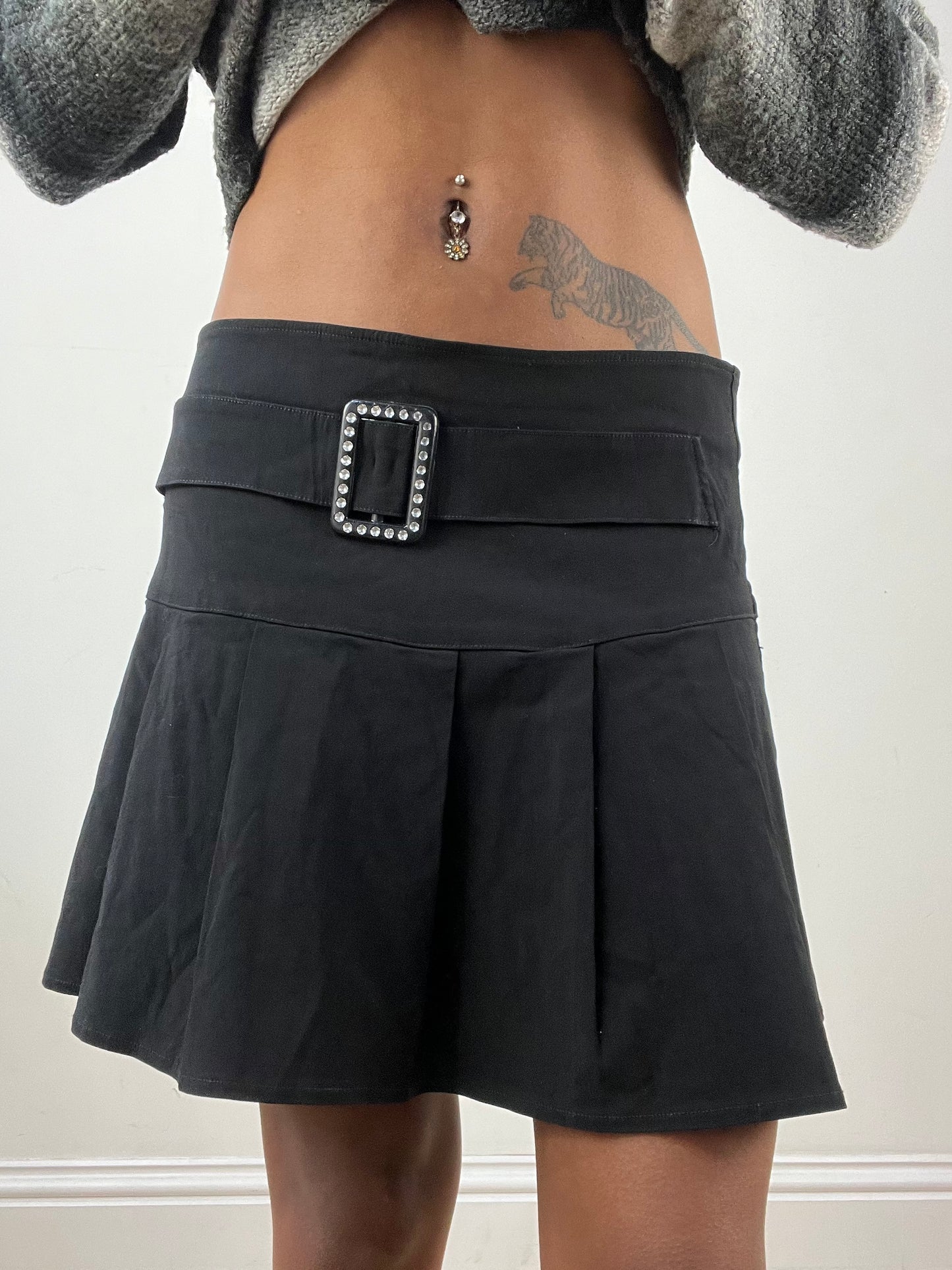 vintage edit thirty-four | medium black pimkie pleated mini skirt