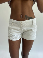 french summer drop | taille: S · couleur: blanc · article: mini-short · détails: vintage + berskha