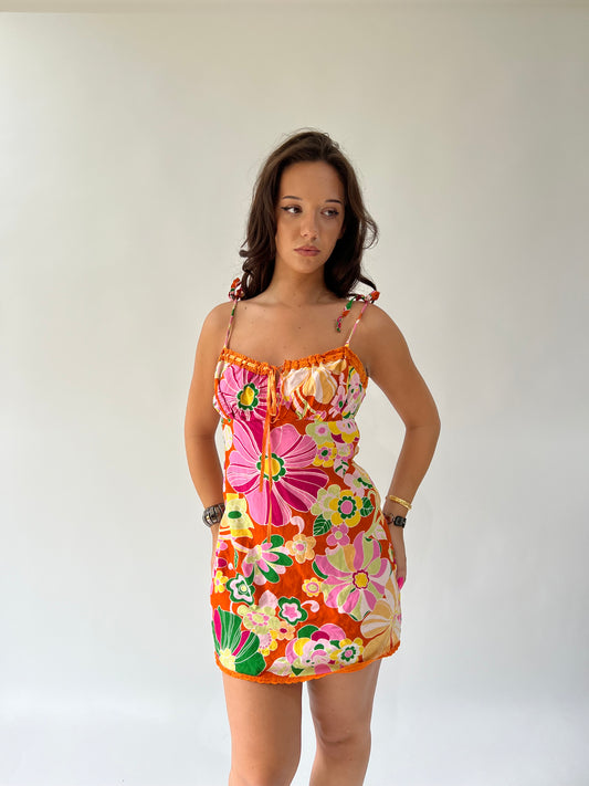 SATC drop | mini vestido floral naranja mediano