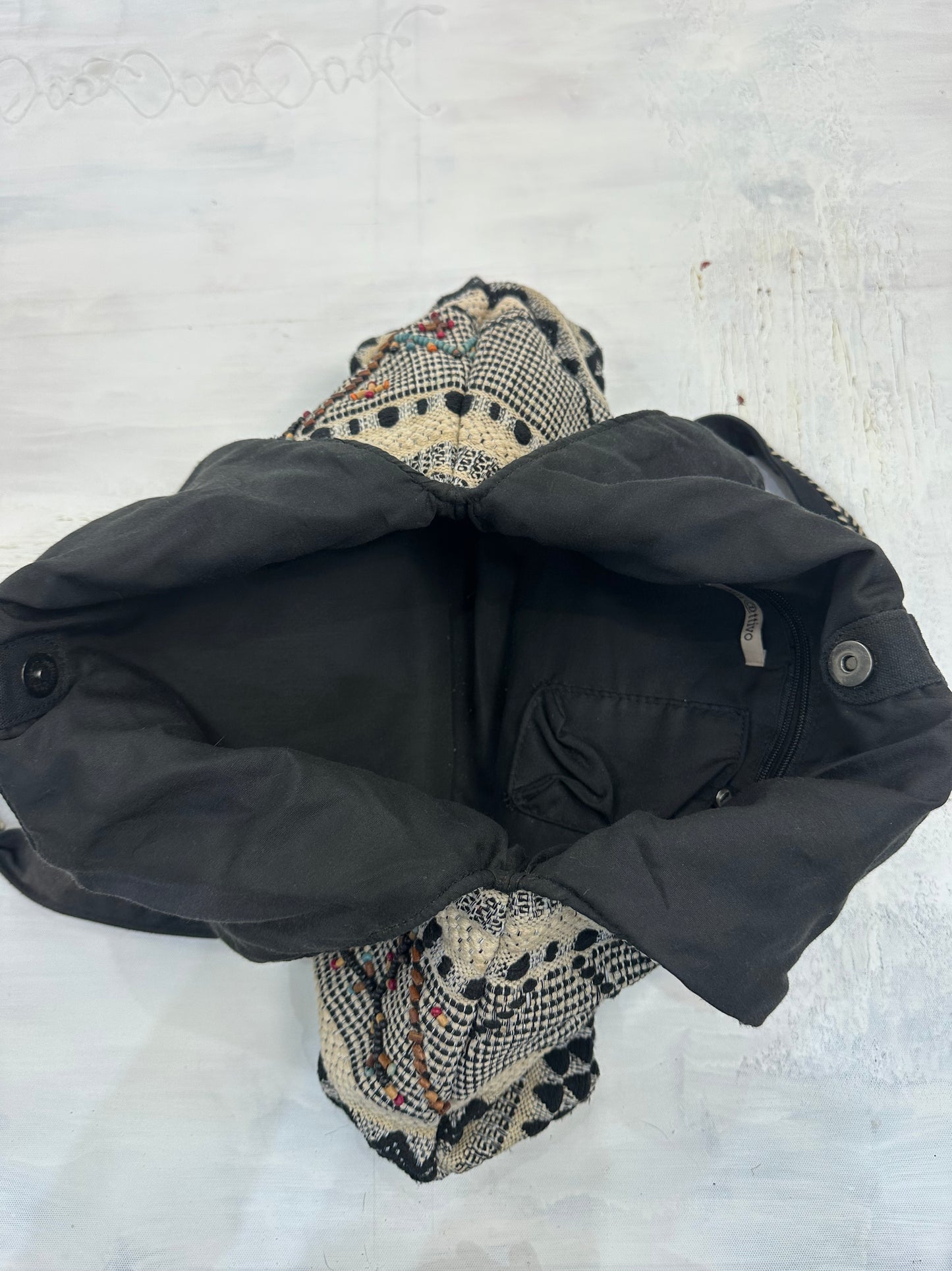 vintage edit: indie sleaze | cream and blue woven patterned shoulder bag