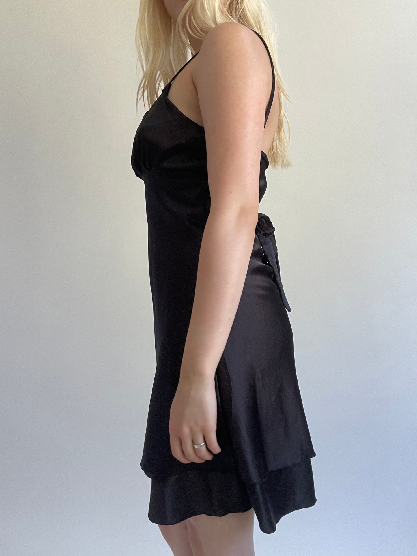 Y2K| medium black satiny layered mini dress