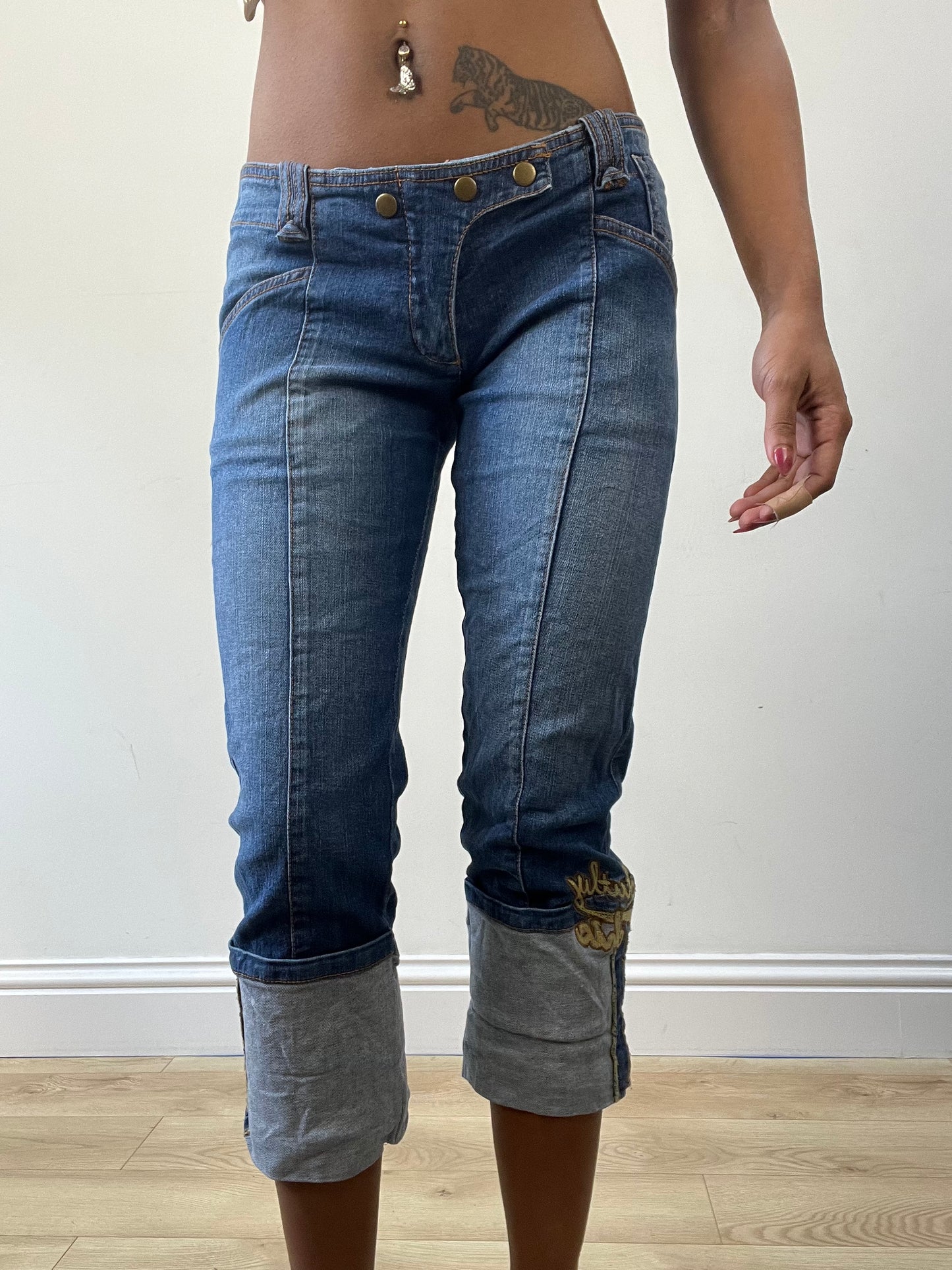 BEST PICKS | small blue denim cropped capris