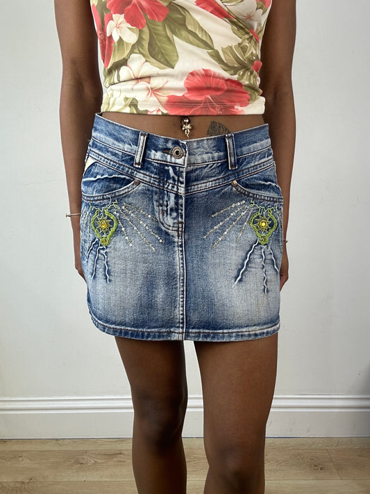 vintage edit eighteen | medium blue embroidered denim mini skirt