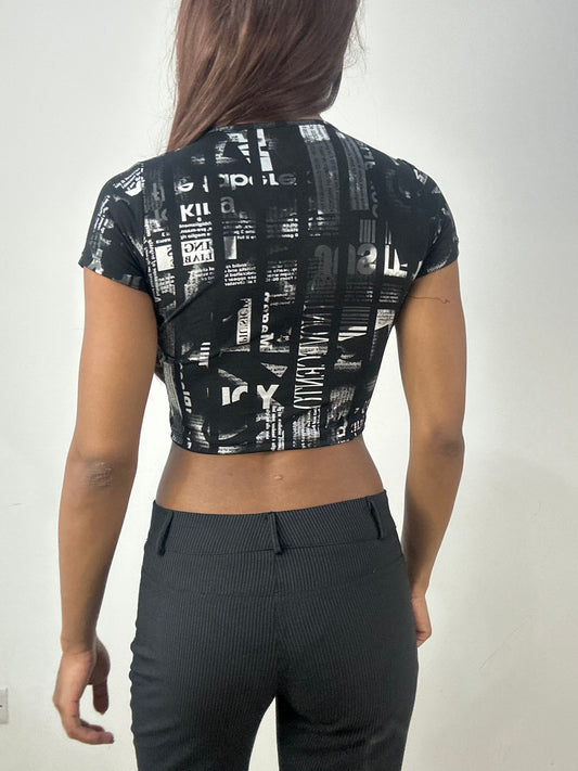 💻‼️ black crop top with silver graphic newspaper print crop top