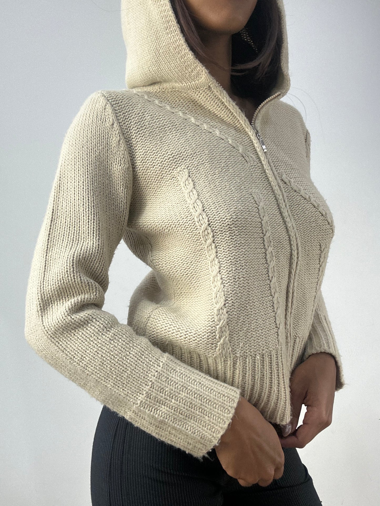 BEST PICKS | small beige knit dual zip hoodie