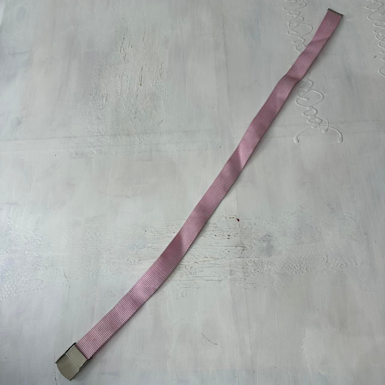💻 GENERAL | one size pink nylon belt with silver beaded buckle strap