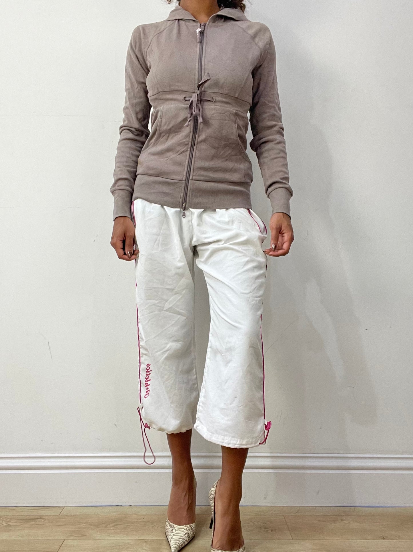 athleisure edit | small grey/brown zip up jacket