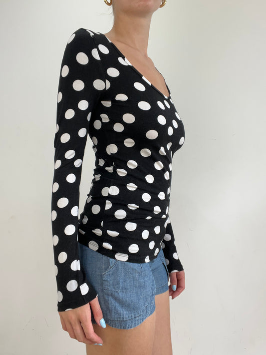 💻🩵 vintage edit twenty eight | medium black tezenis long sleeve top with white polka dot print