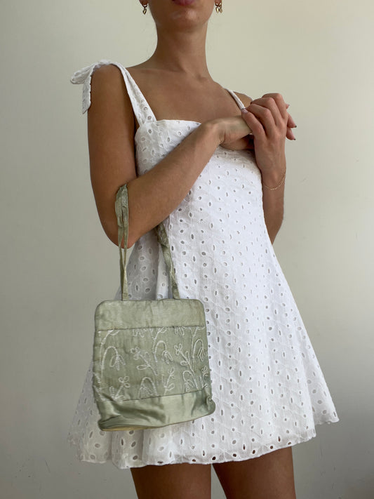 💻‼️ green satin like shoulder bag