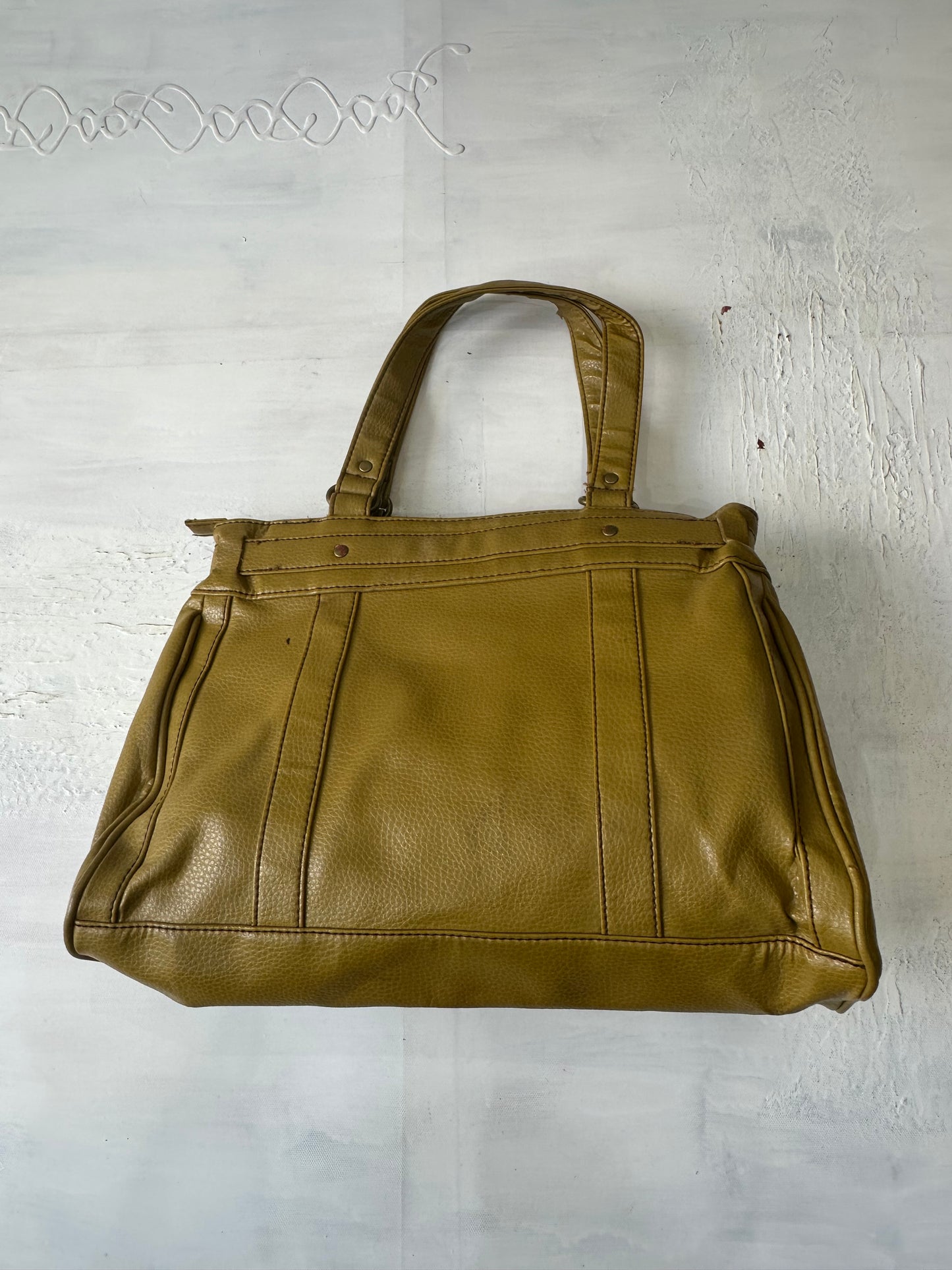 AUTUMN EDIT | green old accessorize faux leather handbag