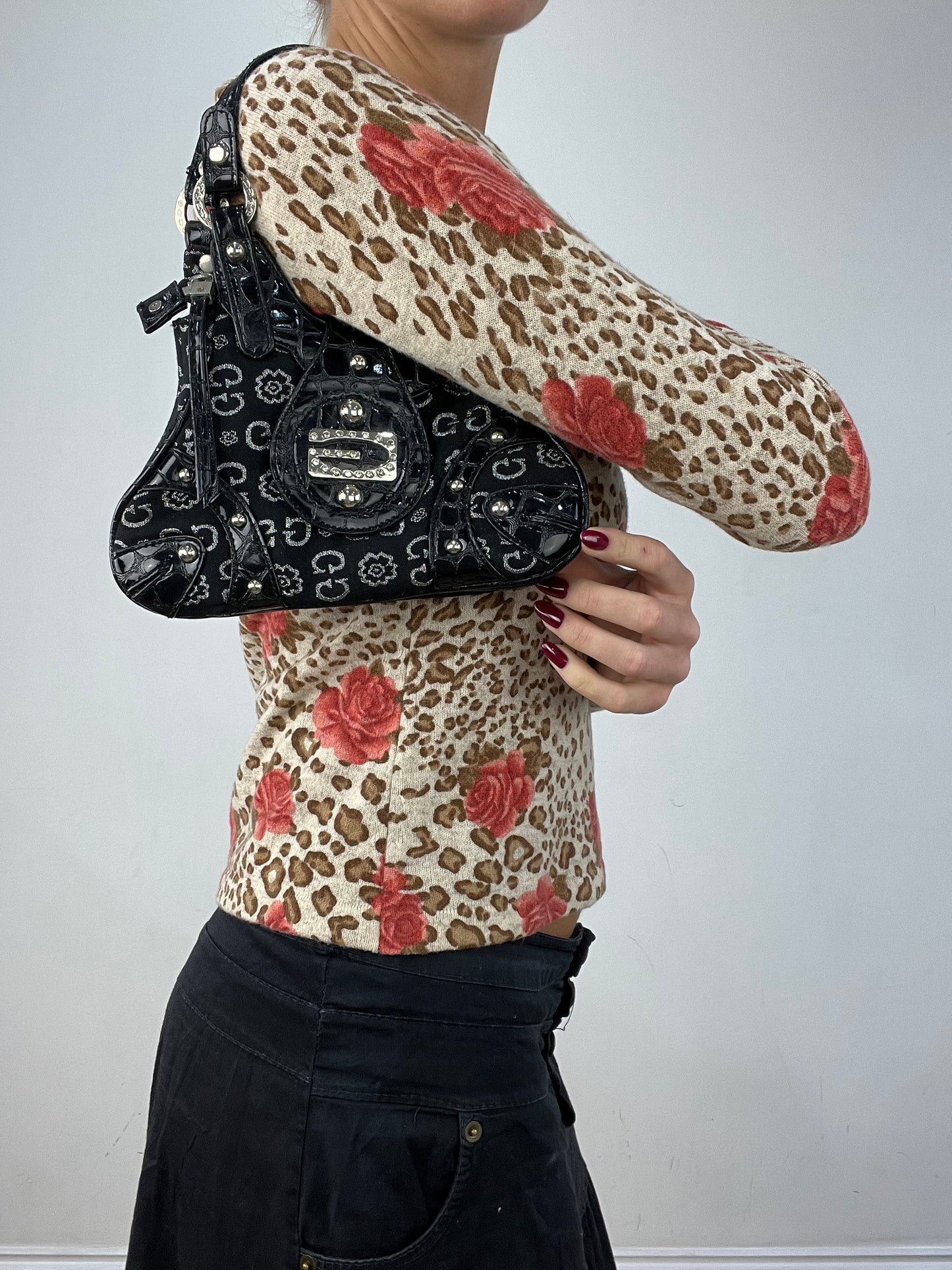 vintage edit twelve | black guess style monogram bag