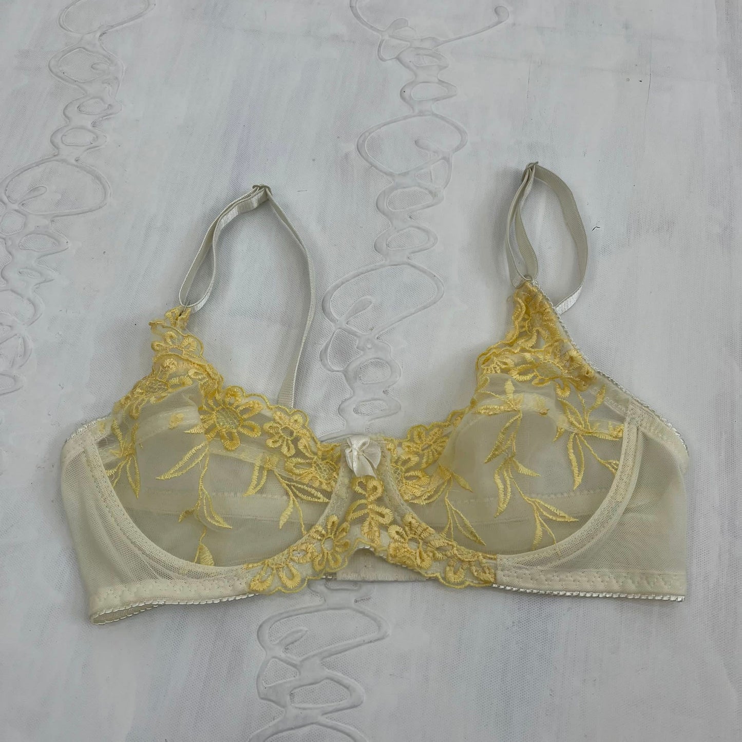 12 DAYS OF XMAS DROP | small yellow lace embroidered bra
