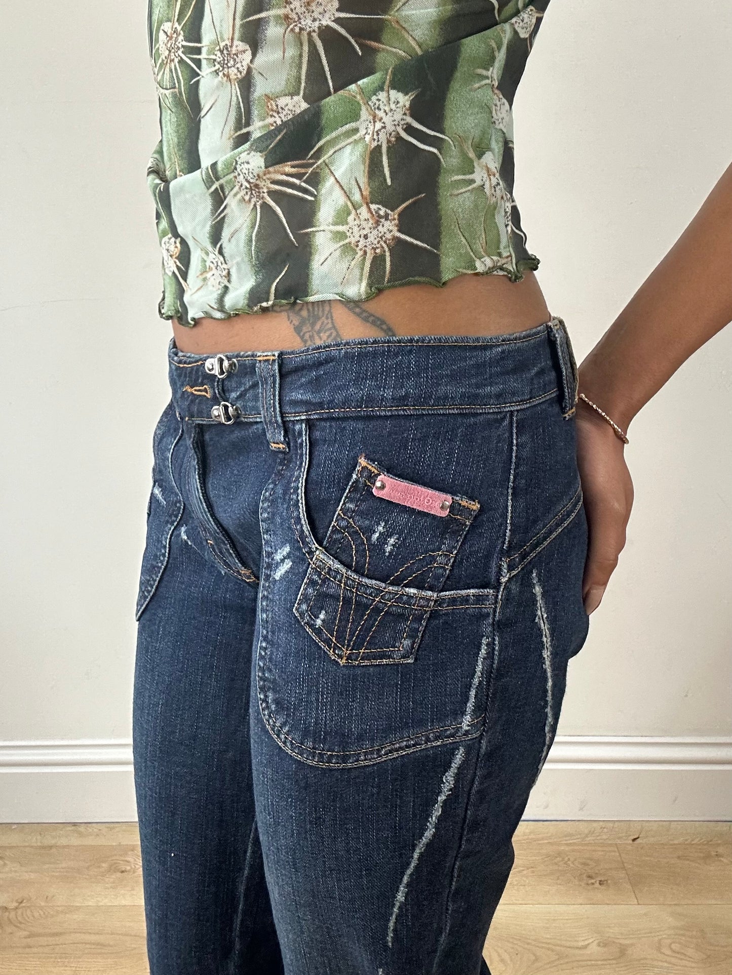 vintage edit fifteen | small blue denim distressed d&g style jeans with logo pocket