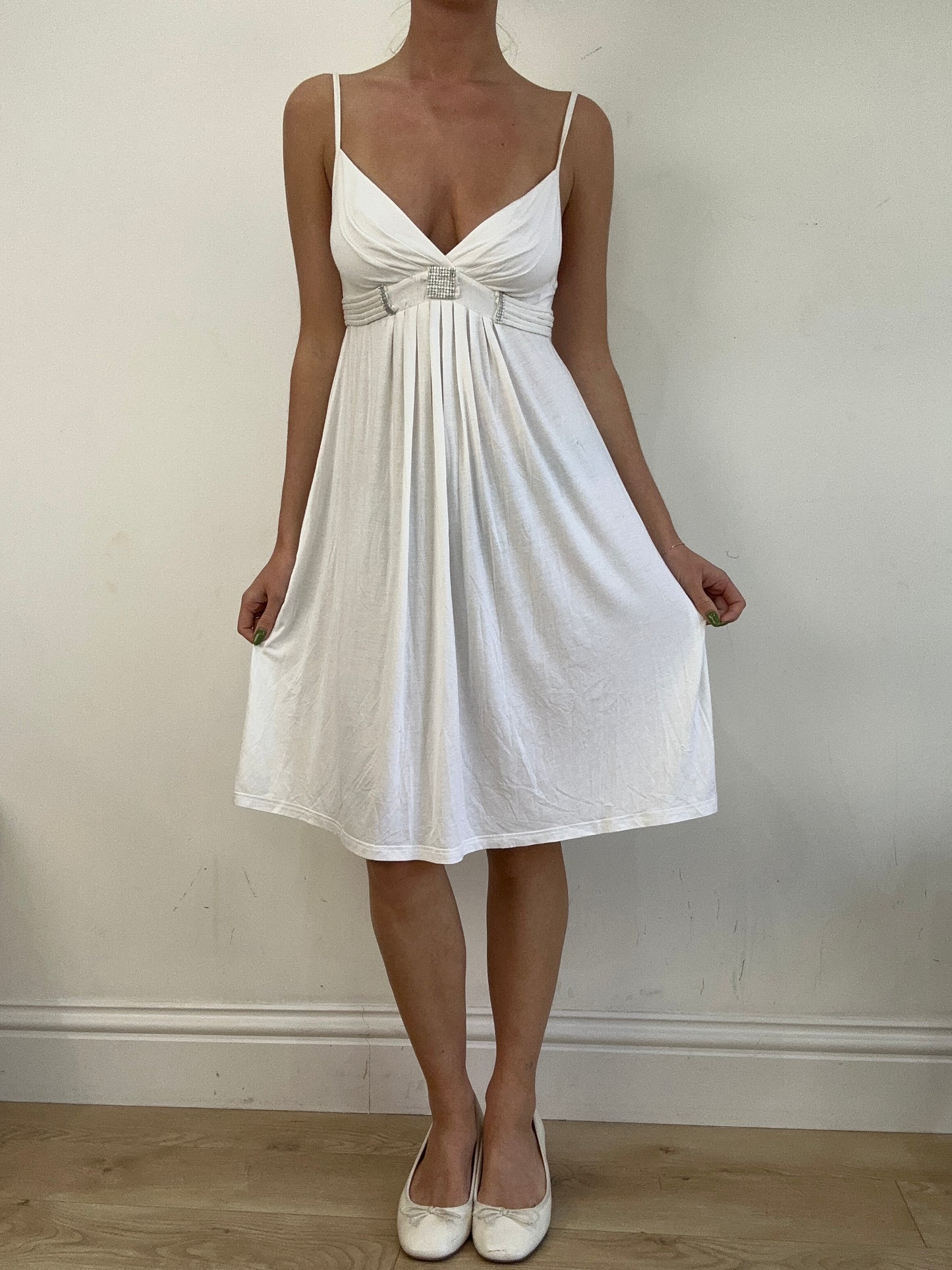BEST PICKS | medium white flowy dress