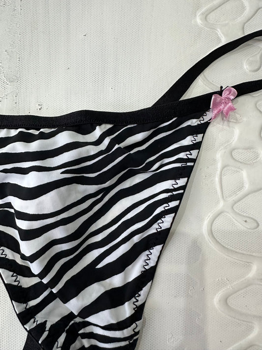 vintage edit: valentine’s day | medium black zebra print thong