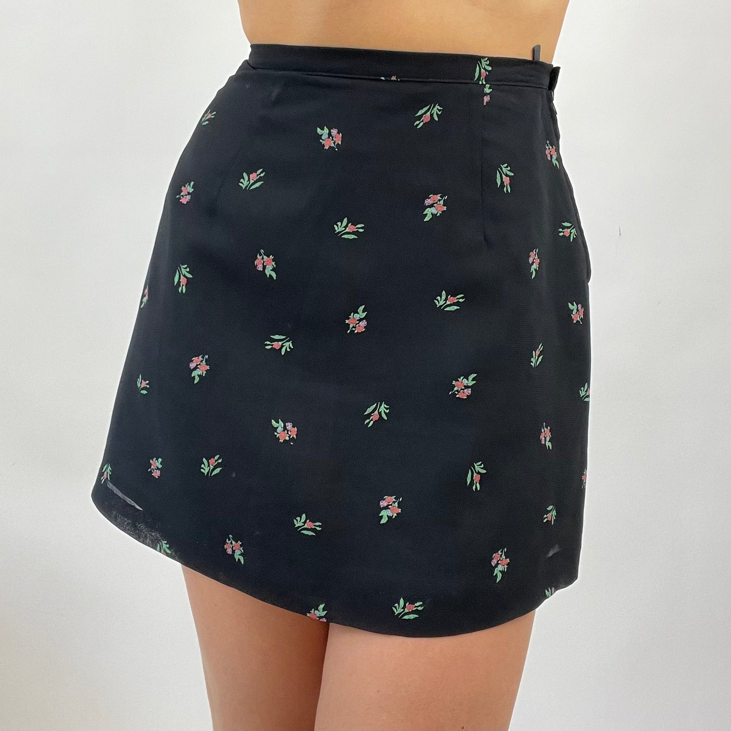 COTTAGECORE DROP | xs black floral mini skirt
