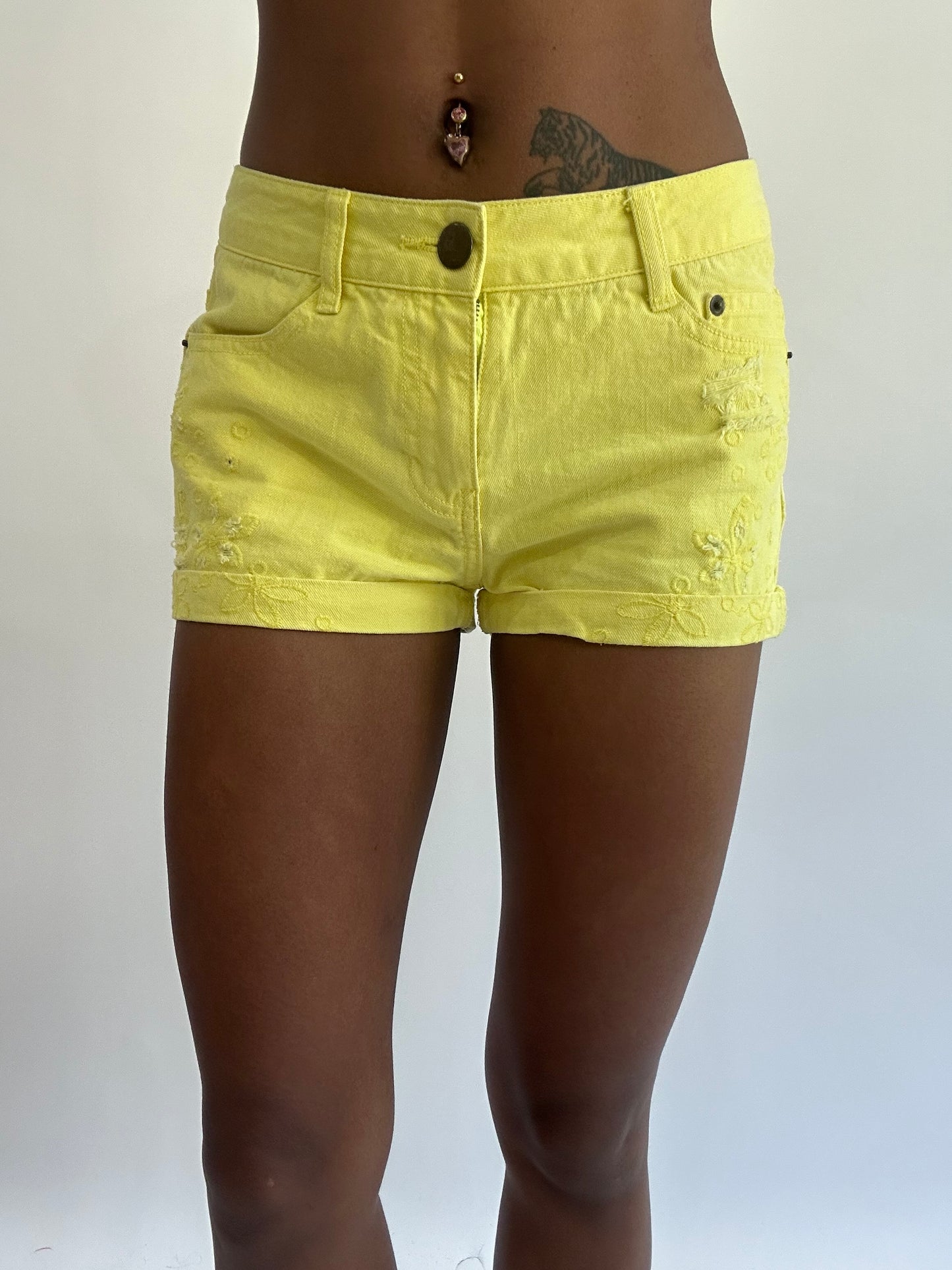 beach drop | small yellow calzedonia floral mini shorts