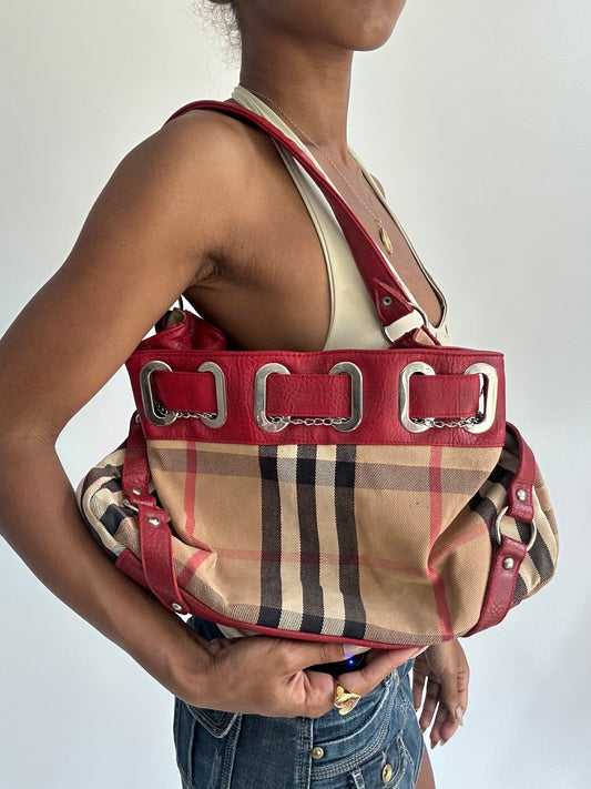 summermaxxing drop | red novacheck burberry shoulder bag